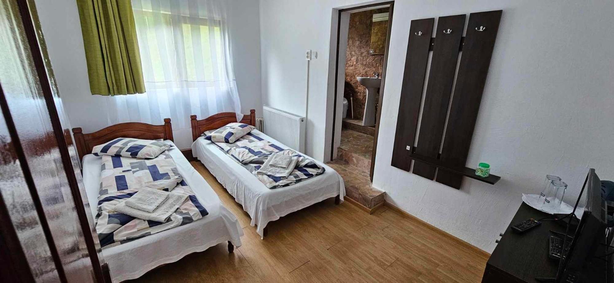 Cabana Cerbu Bozovici Екстериор снимка