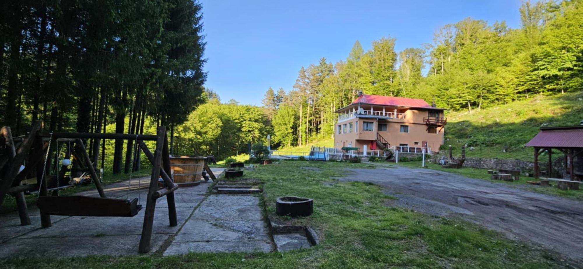Cabana Cerbu Bozovici Екстериор снимка